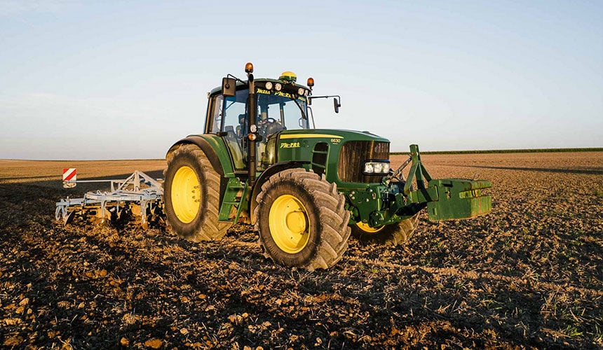 La progettazione dei pneumatici VX-R TRACTOR consente una trazione ottimale