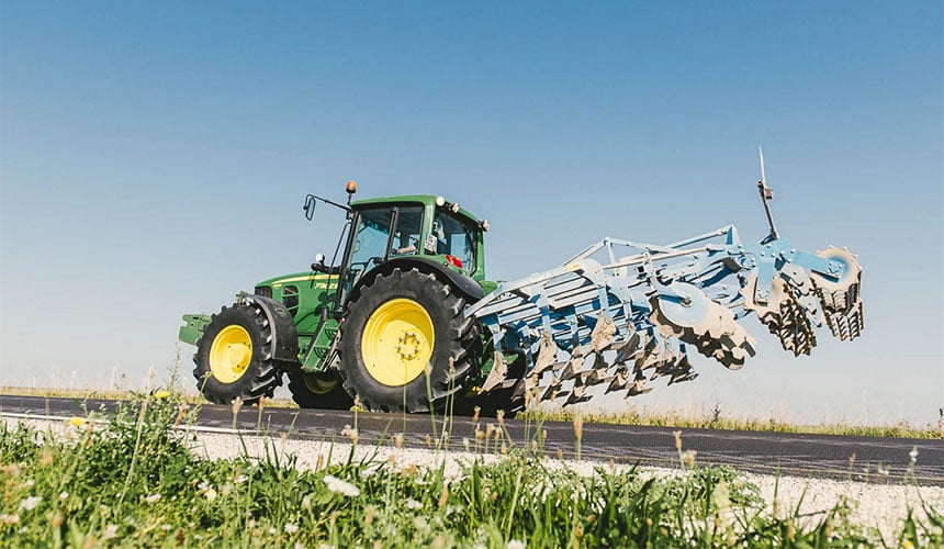 Il VX-R TRACTOR è costruito su un modello di carcassa rinforzata, altamente resistente al carico