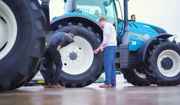Scelta di pneumatici agricoli VX-TRACTOR per il trattore New Holland T6 nuovo