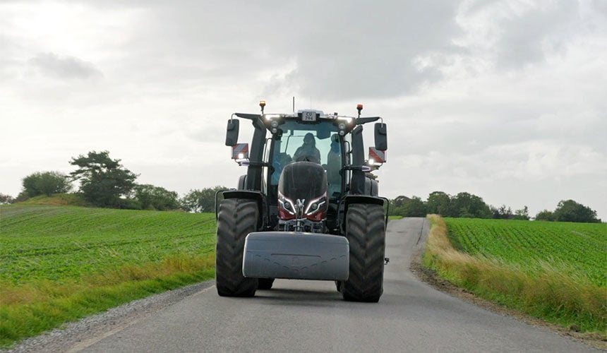 Qual è il comportamento dei pneumatici agricoli in curva su strada