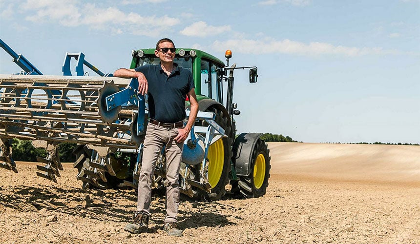 Trattore John Deere 6630, dotato di pneumatici VX-R TRACTOR